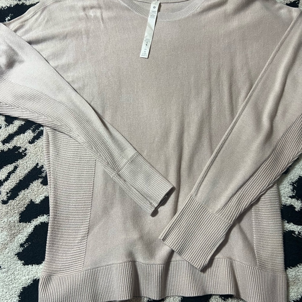 Size 10 Lululemon knit top with thumb holes blush pink